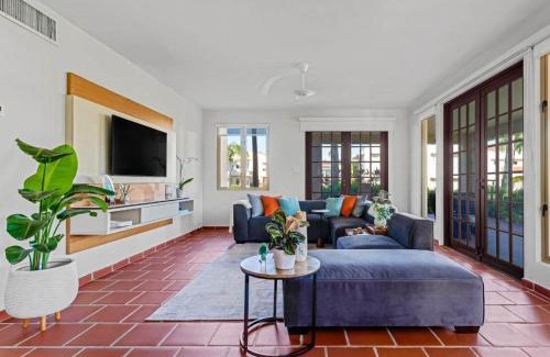 Cerro Gordo House | Villa Quenepa at Lakeside Villas