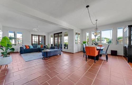 Cerro Gordo House | Villa Quenepa at Lakeside Villas