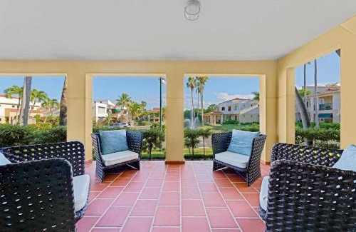 Cerro Gordo House | Villa Quenepa at Lakeside Villas