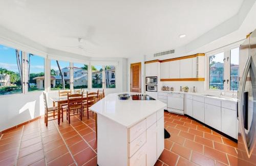 Cerro Gordo House | Villa Quenepa at Lakeside Villas