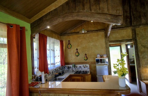 La Fortuna Villa | Villa Rústica Arenal: With Free Sloths Territory Pass!