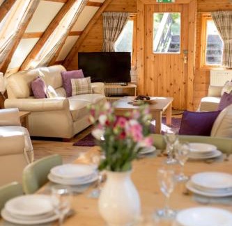 Maybole Villa | Villa Rabbie Burns Lodge by Interhome