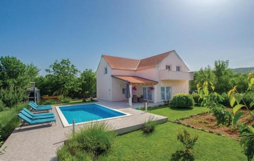 Dugopolje Villa | Villa Radosevic near Split, heated pool