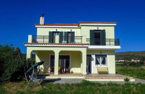 Paliki Villa | Villa Rania: Ευάερη βίλα με θέα τη θάλασσα