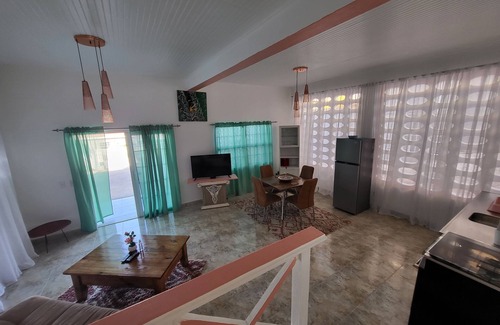 Marie Pampoen Apartment | Villa Raven`s Paradise (Rosado)