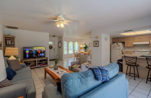 Lehigh Acres House | Villa Rebecca, the ideal tranquil spot for discovering the beauty of SW Florida.