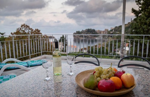 Spisone Apartment | Villa Reggio SeaView