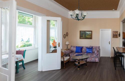 Friedrichroda Apartment | Villa Regina Fürstensuite