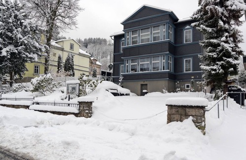 Friedrichroda Apartment | Villa Regina "Fürstensuite" our most beautiful apartment with a view over Friedrichroda