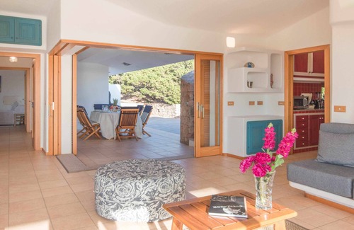 Portobello House | Villa Relax Lux - with sea water swimming pool