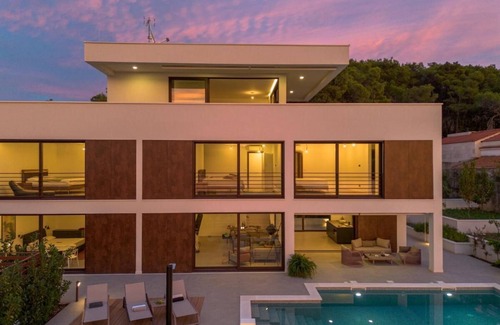 Sumartin Villa | Villa Remi