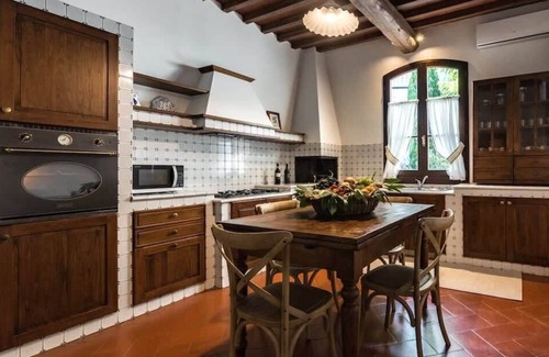 La Chiesa Collegozzi Villa | Villa rental near Florence