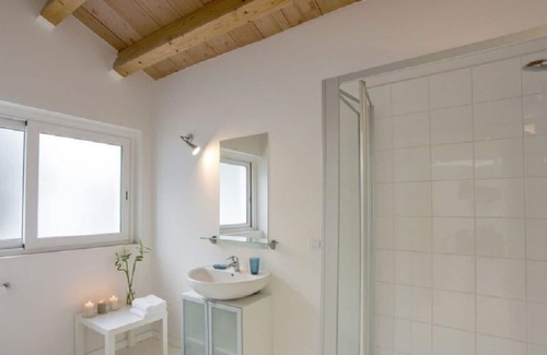 Notaresco House | VILLA RENZO- Notaresco apartment
