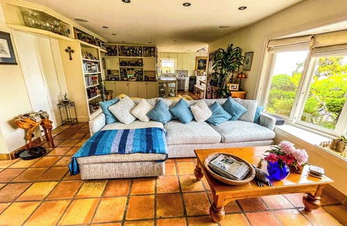 South Laguna House | Villa Rey Charming 2-bedroom house w pool, tropical garden and views