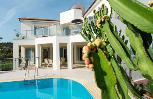 Latchi Villa | Villa Riverside