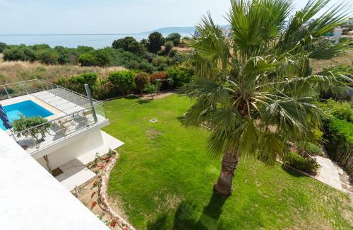 Latchi Villa | Villa Riverside
