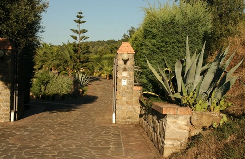Laureana Cilento Apartment | Villa-Rosi studio apartment in villa with pool