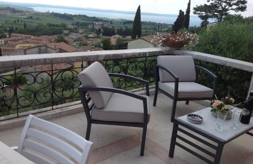 Cavaion Veronese Apartment | Villa Rossa