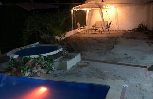 Agua de Dios Villa | Villa Rubens, Casa familiar con piscina privada.