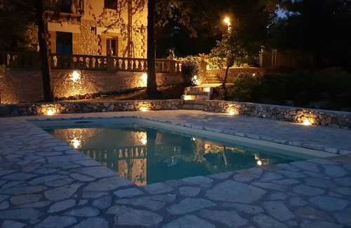 Salemi Villa | Villa Rubino located in the hills