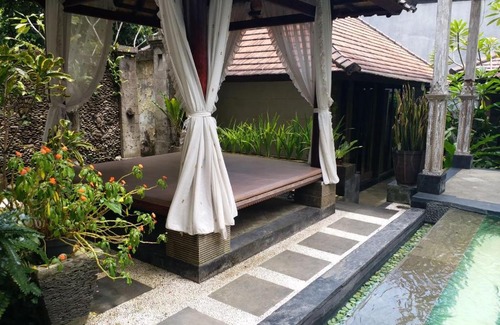 Kedewatan Villa | Villa Sakura