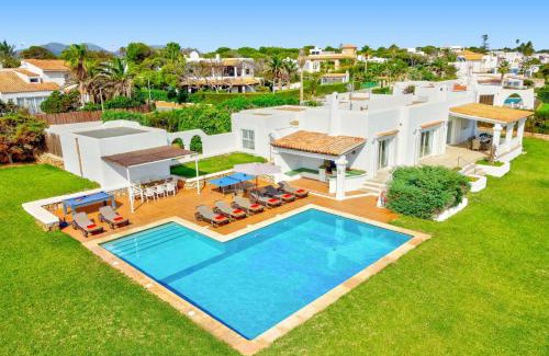 Cala Serena Villa | Villa SAlgar by Villa Plus