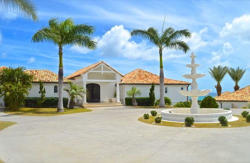 Plum Bay Villa | Villa Sandyline - Prestigious serviced villa with breathtaking ocean views