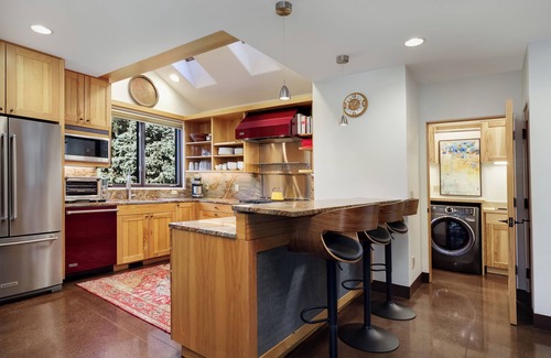 Newlands House | Villa Sanitas in the Heart of Boulder