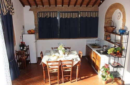 Colle di Val d'Elsa House | Villa Saveria A: A characteristic cottage surrounded by the greenery.