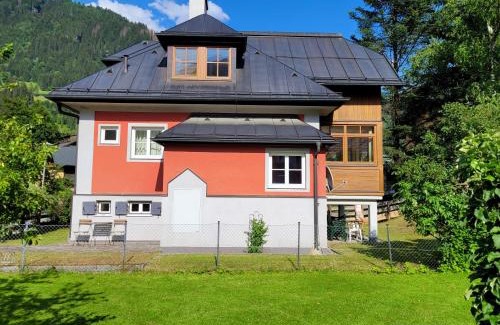 Bad Gastein House | Villa Schnuck - das rote Ferienhaus