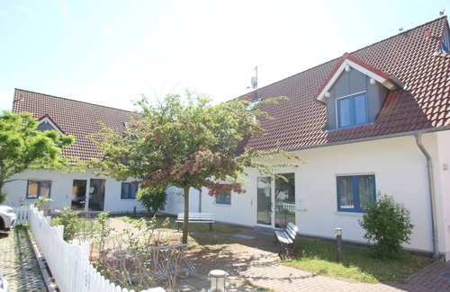Breege Apartment | Villa Seeschwalbe - Holiday apartment near the water with balcony, sea view - Villa