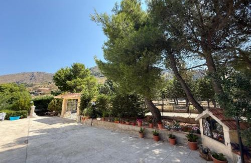 Borgetto Apartment | Villa Shanti a Romitello - "RUSTIC" & "ETHNIC" apartments