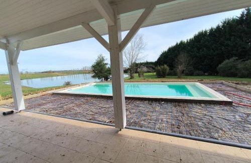 Lussan Villa | Villa Sheila - Au bord de l'eau avec piscine