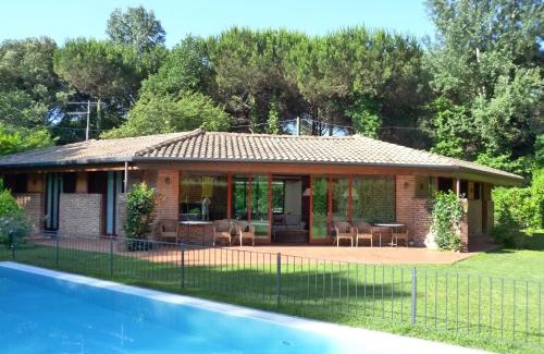 Ronchi Villa | Villa Sibel con piscina in Versilia
