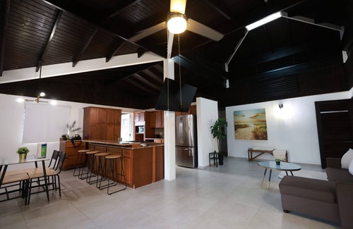 Puerto Nuevo Villa | Villa Sibuco – Exclusive Stay Near the Beach, Jacuzzi & Small Pool