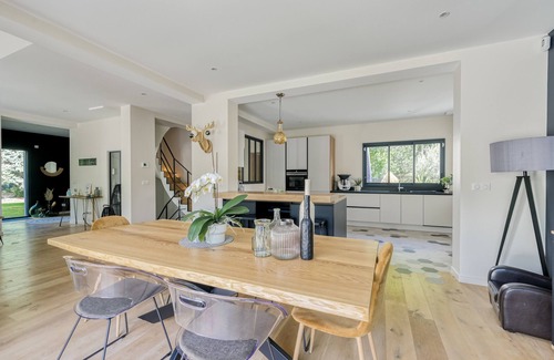 Rueil-Malmaison Villa | Villa Signature - Welkeys