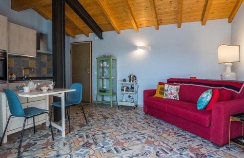 Cordigliano Apartment | Villa Silvana - Apt Giulia & Michela with terrace & parking