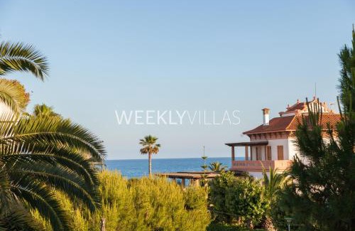 Passeig Maritim Villa | Villa Sitges Tupinetti Beach at 1 min walk Amaizing Garden and View Center Sitges 5 minutes walk