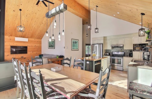 Argenteuil Regional County Municipality Ski Chalet | Villa Sofia | Cozy Family Vacation Rental - spa - 4 min Carling Lake Golf Club
