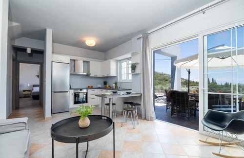 Skala House | Villa Sole ★4 BR★Private Pool★Sea Views★Free Parking