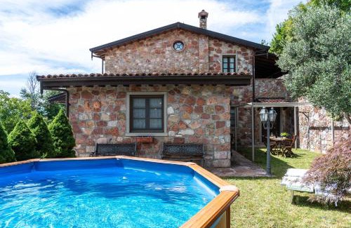 Villa Collemandina House | Villa Soli - Casa in Pietra con Piscina Panoramica