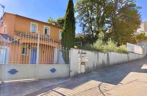 Celas House | Villa Spacieuse Avec Piscine Privée aux Pieds des Cévennes