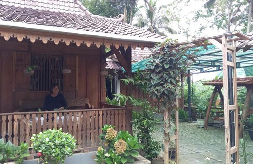 Ponorogo Villa | Villa Srikembang Ngebel