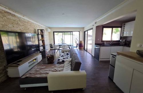 Destrellan Villa | Villa Standing Heated Pool Jacuzzi 5 Bedrooms 12 Pers
