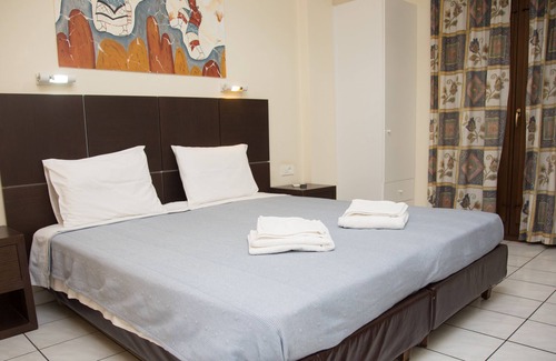 Megalochori Hotel | Villa Stella