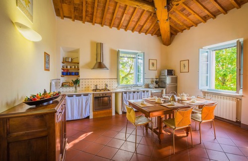 Chiusi Villa | Villa sul Lago 9, with swimming pool and surrounded by greenery in the vicinity of Lake of Chiusi