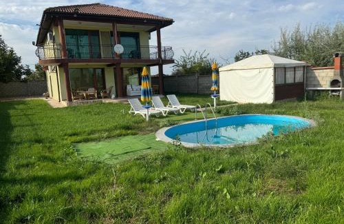 Kavarna House | Villa Sunray