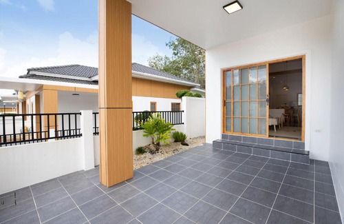 Thep Kasattri Villa | Villa Sunrise Garden B191