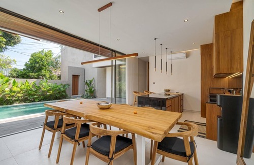 Sanur Villa | Villa Sunshine – Sparkling Style & Spacious Comfort in Sanur