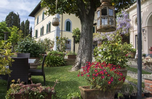 Saturnana Villa | Villa surrounded by greenery with swimming pool, a few kilometers from the center
